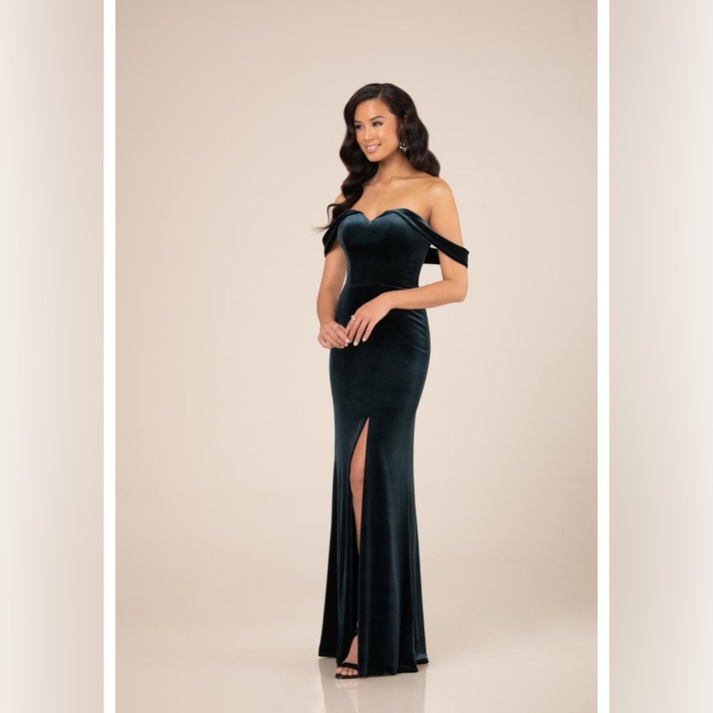 SORELLA VITA Off Shoulder Black Velvet Dress
